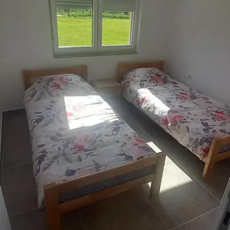 Apartment Apartman-zelenac Ivisovo Greblje